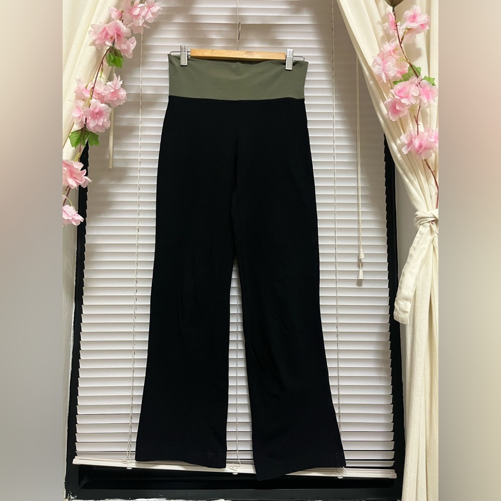 Forever 21 Black and Green Olive Yoga Pants  in Perfect Condition